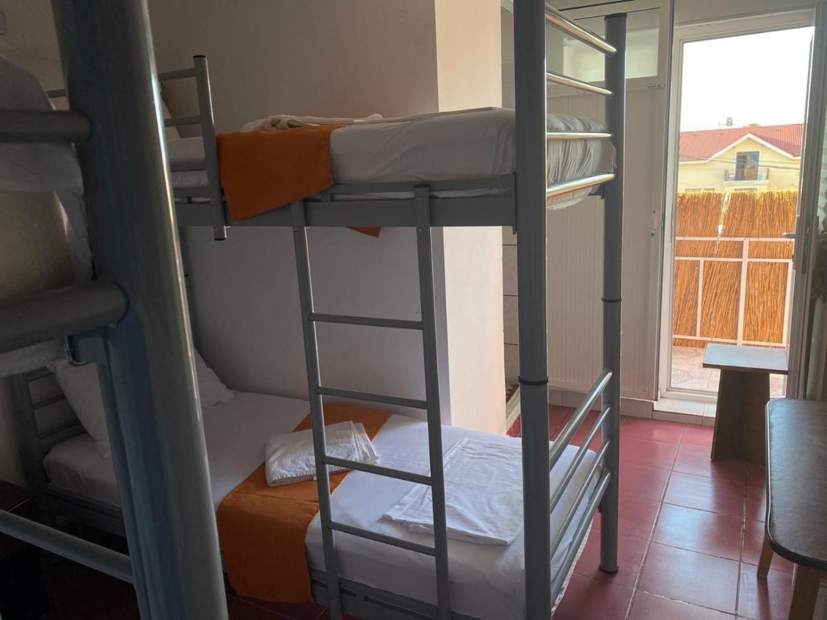 Hostal Cactus Camin Studentesc Pentru Elevi Si Studenti Costinesti